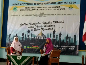 PASHMINA DALAM MOMEN MILAD AISYIYAH