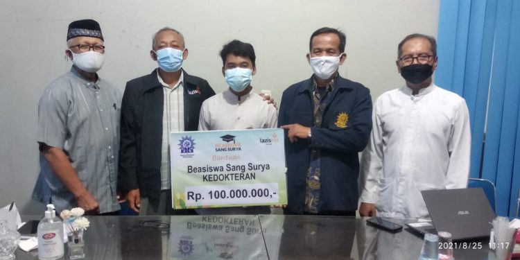 Beasiswa Senilai 100 Juta Dari Lazismu Kendal
