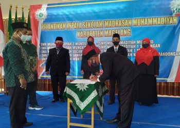 Muhammadiyah Kabupaten Magelang Lantik 8 Kepala Sekolah/Madrasah