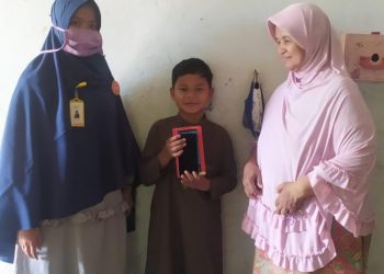 Bantuan Smartphone Bagi Siswa Dari Lazismu