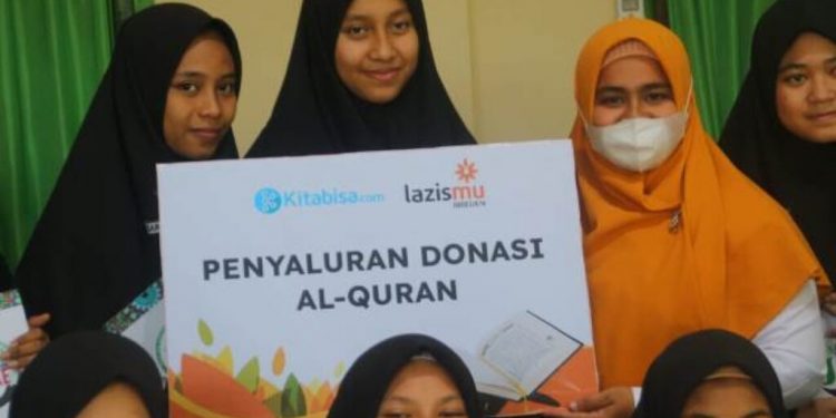 Sebanyak 950 Mushaf Al Quran Disalurkan Lazismu