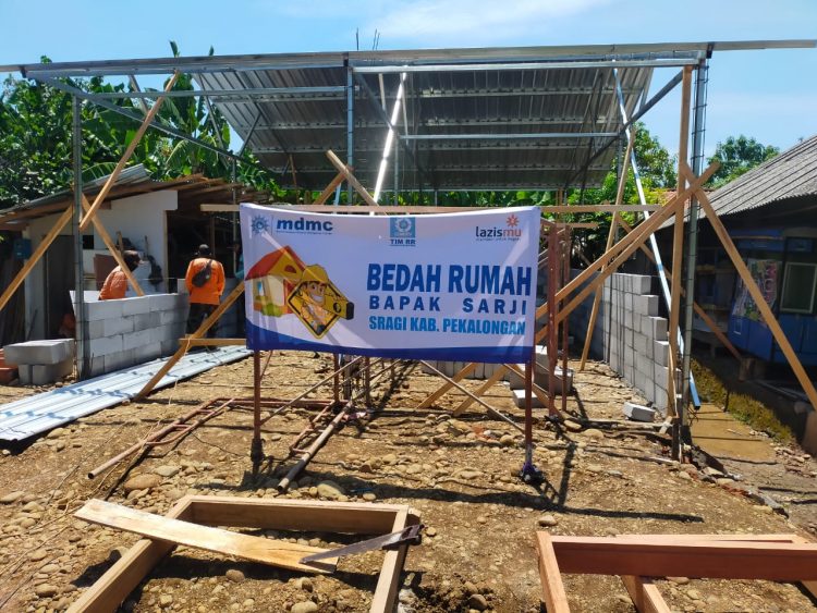 Lazismu Bedah Rumah Sarji, Seorang Marbot