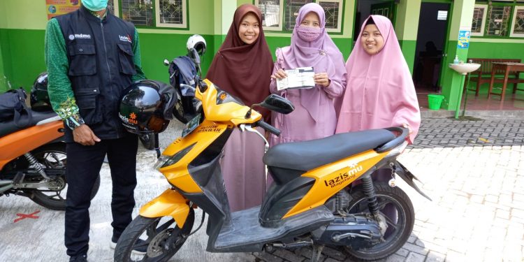 Lazismu Kab Magelang Tasyarufkan Satu Unit Motor Untuk Ma’had Tahfidz