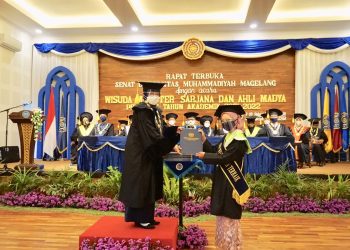 Jadi Wisudawan Terbaik Unimma, Inilah Tips dari Rahayu Rizky Pratama