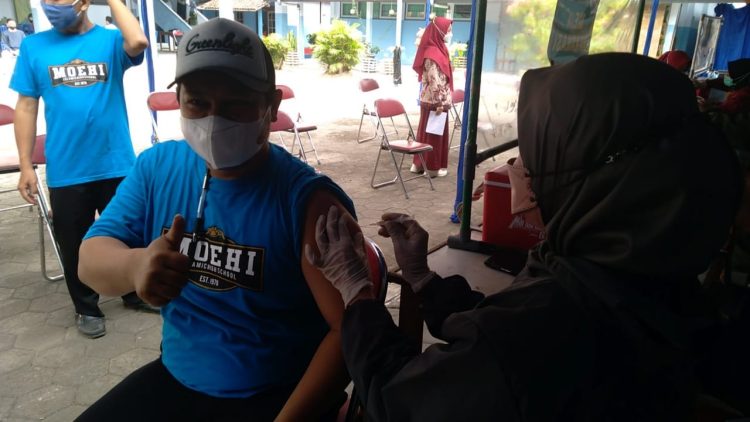 Songsong Persiapan PTM, SMA Muhammadiyah 1 Muntilan Gelar Vaksinasi Massal