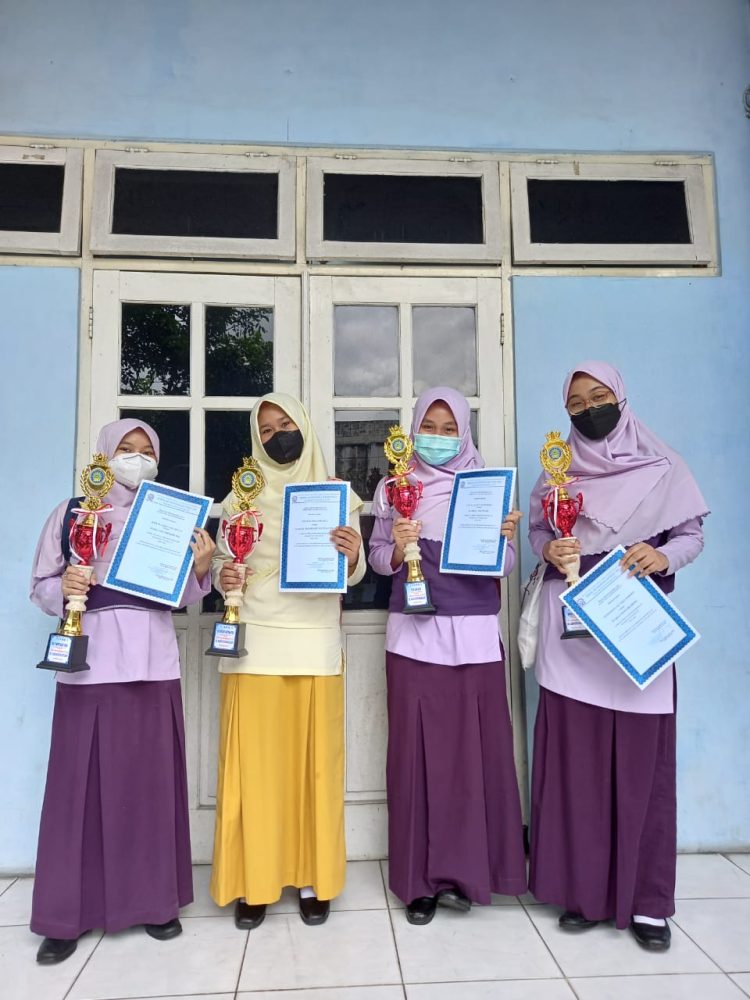 SMP Muhammadiyah Plus Kembali Raih Juara Umum Olympicad