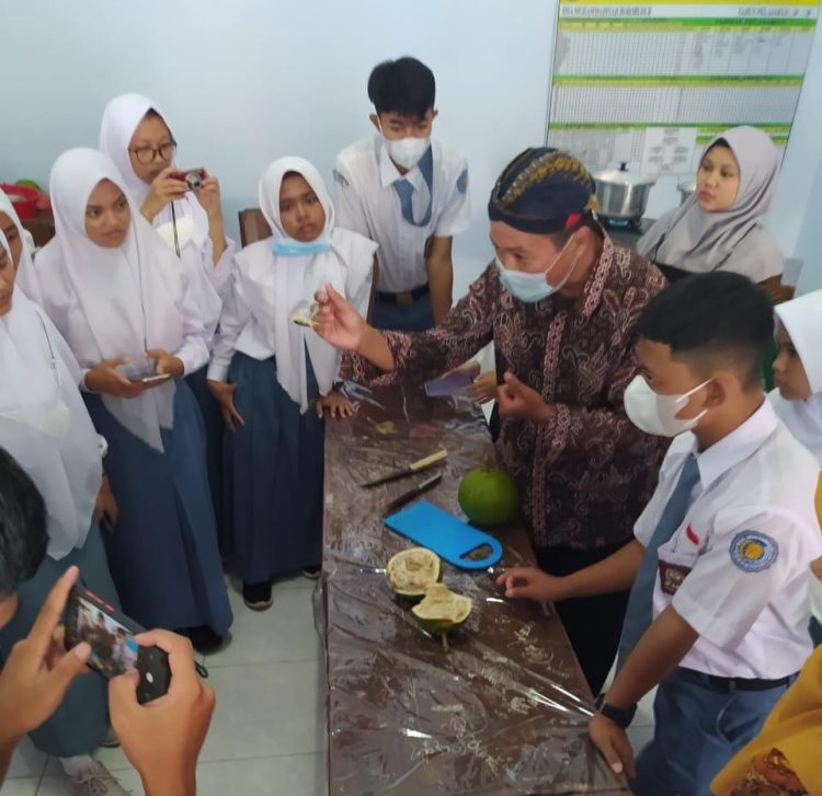 Program Presisi, SMA Muhammadiyah Borobudur Latih Siswa Produksi Kombucha