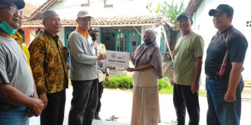 Saat Hujan Selalu Kebocoran, Lazismu Bligo Pekalongan Bantu Rehap Rumah Ibu Muslimah