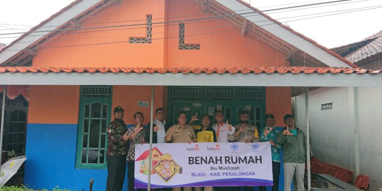 Lurah Bligo Apresiasi Program Benah Rumah Lazismu Pekalongan