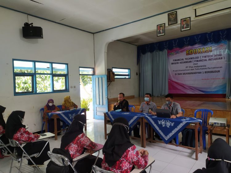 Tingkatkan Link and Match Dengan DUDI, SMK Muhammadiyah 1 Borobudur Hadirkan PT. POS Indonesia