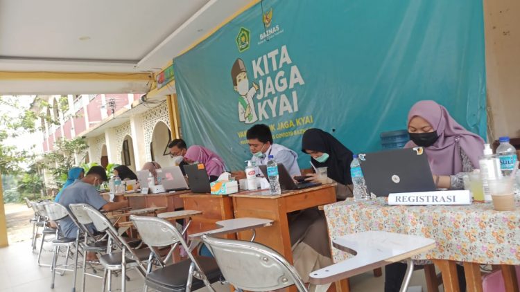 Jaga Kyai dan Santri, MCCC Selenggarakan Vaksinasi dan Pembagian HS Di Pesantren Muhammadiyah