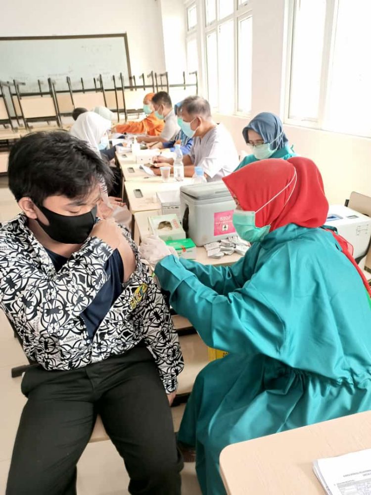 PW Aisyiyah Kaltim Gelar Vaksinasi Dosis 2 Untuk Pelajar Sebanyak 3000 Dosis