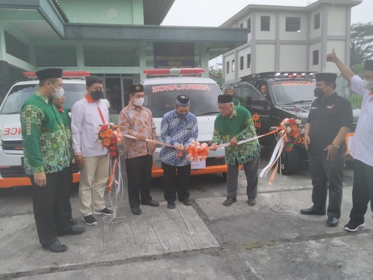 Pimpinan Cabang Muhammadiyah Muntilan Launching Mobil Ambulans Lazismu