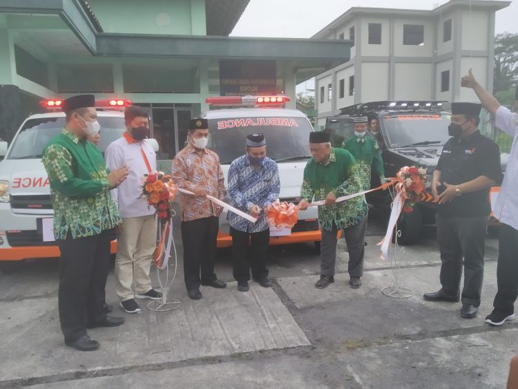 Pimpinan Cabang Muhammadiyah Muntilan Launching Mobil Ambulans Lazismu