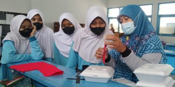 SMK Muhamamdiyah 2 Mertoyudan Latih Siswa SMP Pertanian Hidroponik