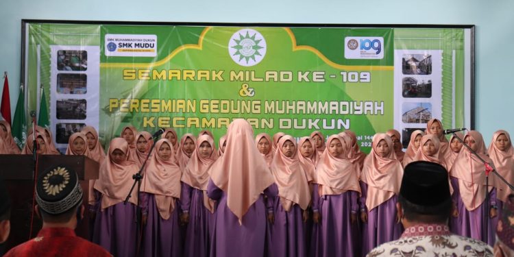 Keren! Santriwati MBS Mutu Dukun, Nyanyikan Mars Muhammadiyah Dengan Bahasa Arab