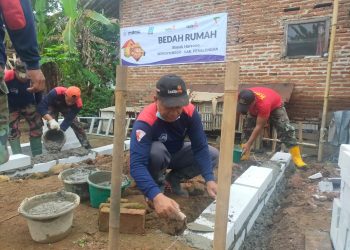 Tiga Tahun Tinggal di Emperan Bekas Rumah Tua, Lazismu Kab. Pekalongan Bangunkan Rumah Harsono