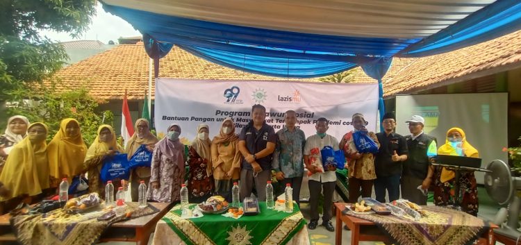 PAM JAYA Salurkan Bantuan Bekerja Sama Dengan Lazismu dan Aisyiyah