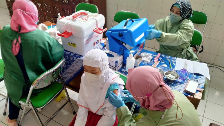Vaksinasi COVID-19 Siswa SD Muhammadiyah 1 Ketelan