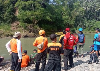 MDMC Bersama Unsur Tanggap Bencana Temukan Santri yang Hanyut di Sungai Elo