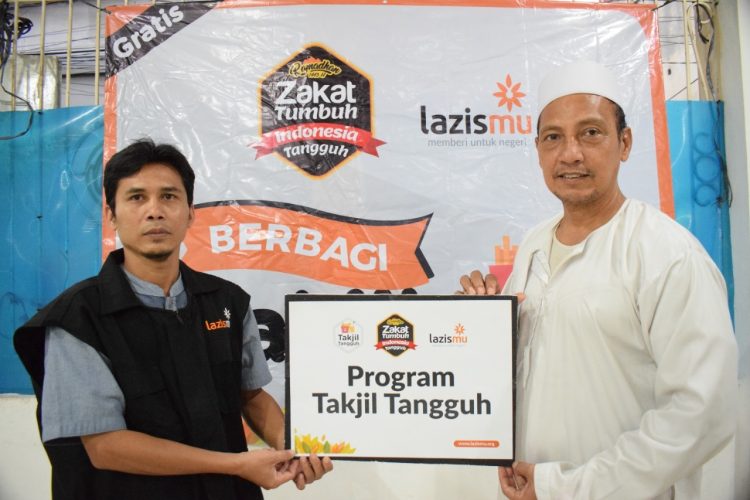 Program Takjil Tangguh Lazismu, Empat Masjid Ini Terima Menu Buka Puasa