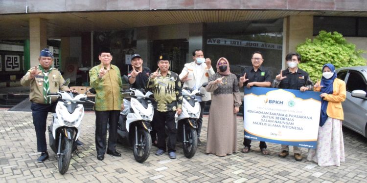 Melalui Lazismu, BPKH Salurkan Bantuan Kepada Ormas Dibawah Naungan MUI