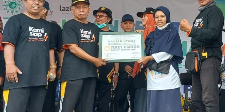 Dapat Hadiah Umroh, Nani Langsung Menangis
