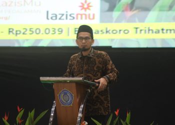 Inilah Hadiah Dari Ustadz Adi Hidayat Saat Tabligh Akbar, Salah Satunya Umroh Untuk 10 Anggota Kokam