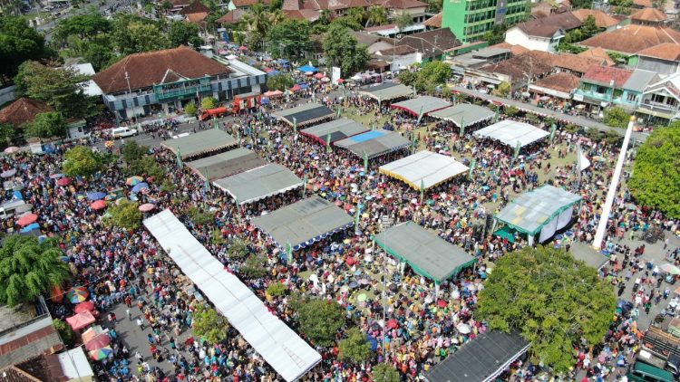 40.000 Warga Muhammadiyah Bantul Ikuti Jalan Sehat Semarak Muktamar 48