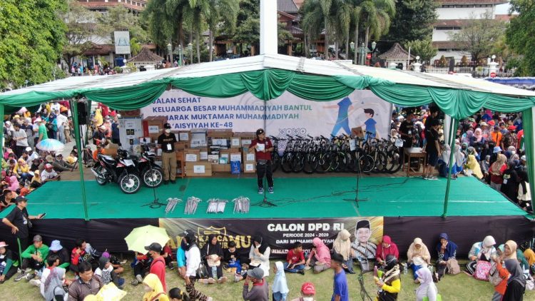 40.000 Warga Muhammadiyah Bantul Ikuti Jalan Sehat Semarak Muktamar 48