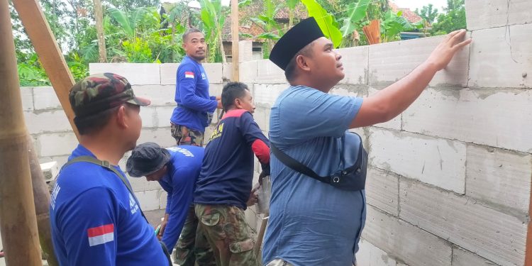 Program Bedah Rumah Lazismu Pekalongan Diapresiasi Anggota DPRD