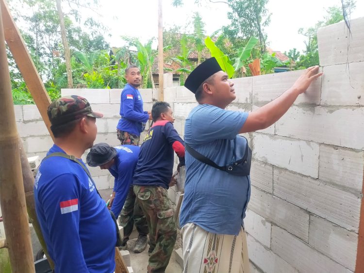 Program Bedah Rumah Lazismu Pekalongan Diapresiasi Anggota DPRD