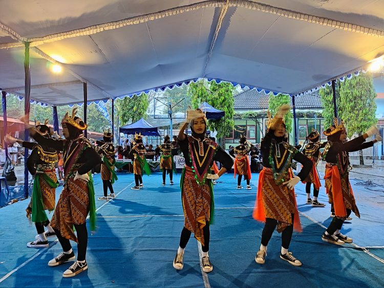 SMA Muhammadiyah 1 Muntilan Gelar Pensi ‘Bangkit Indonesiaku ke-2’ dan Pameran P5