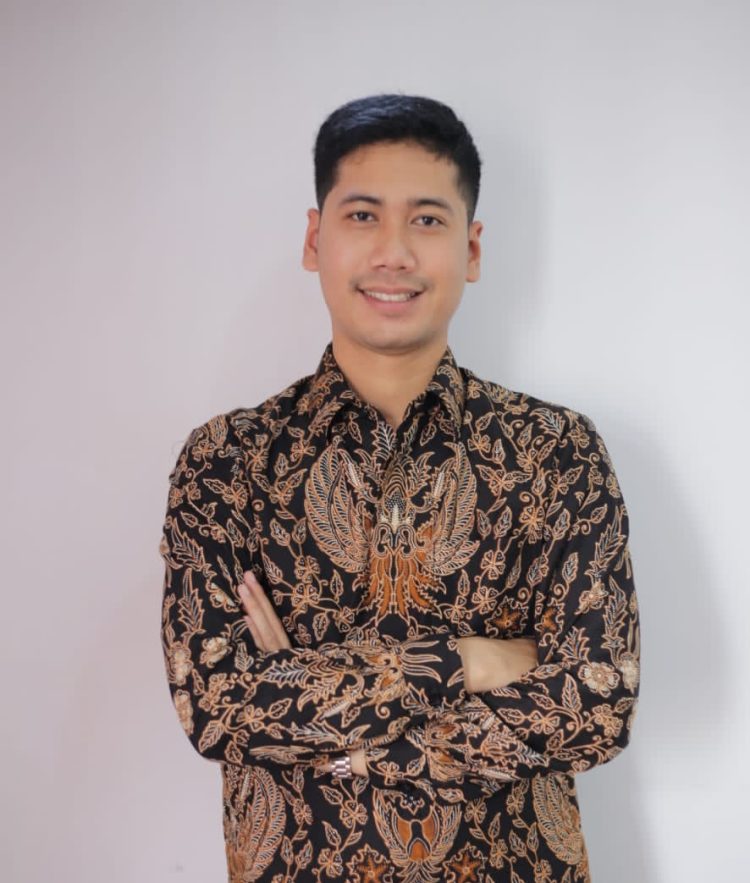 Merawat Kembali Ranting, Menjadi Kader Akar Rumput