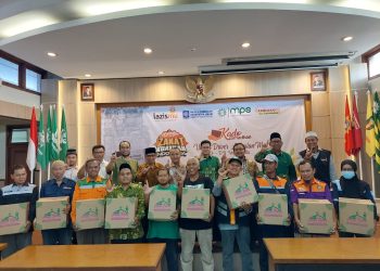 210 Driver Ambulan MU dapat Kado Ramadhan dari Lazismu DIY