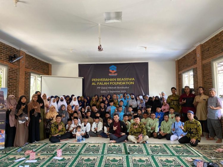 Al Falah Foundation Salurkan Beasiswa Ke Pondok Pesantren Senilai Rp. 221.400.000