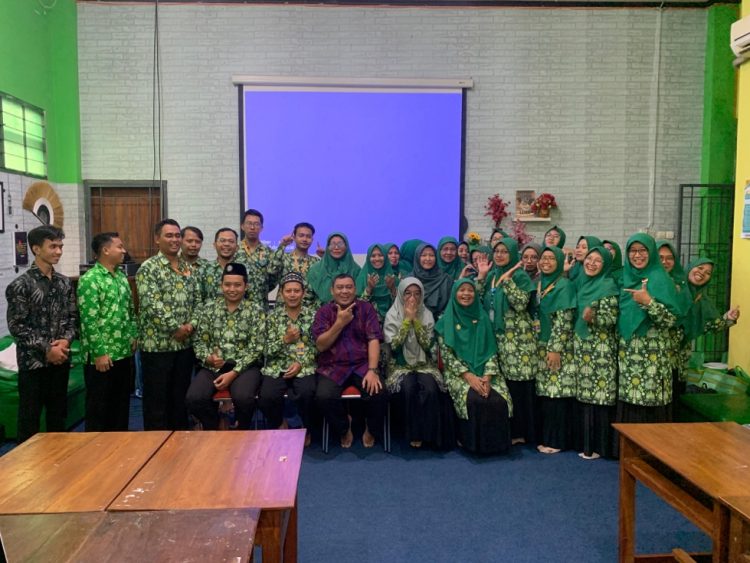 Pelatihan Penyusunan Instrumen Kognitif, dan Analisis Kualitas Butir Instrumen dengan Teori Tes Modern Guru ISMUBA SD Muhammadiyah Karangkajen Yogyakarta