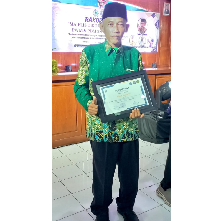 Tokoh Muhammadiyah Gunungpring Memperoleh Penghargaan dari Majelis Dikdasmen PP Muhammadiyah