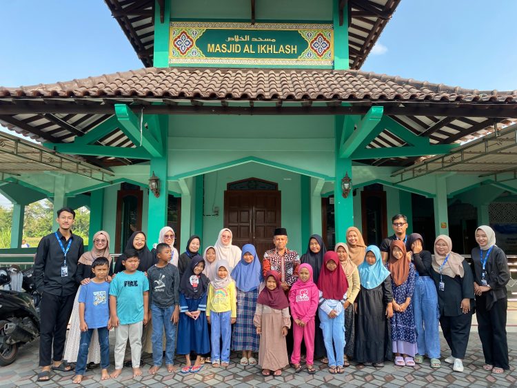 Mengelola Emosi dengan Art Therapy di Desa Ngambah: Kegiatan yang Menginspirasi!