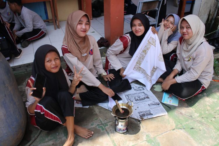 Jalin Kerjasama dengan ITS NU Pekalongan, SMK Muhammadiyah Kedungwuni Gelar Project Penguatan Profil Pelajar Pancasila