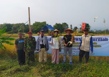 Hadiri Panen Raya dan Penyerahan Tanah Wakaf di Muhammadiyah, Bacawabup Amin Sumbang 5 juta