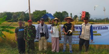Hadiri Panen Raya dan Penyerahan Tanah Wakaf di Muhammadiyah, Bacawabup Amin Sumbang 5 juta
