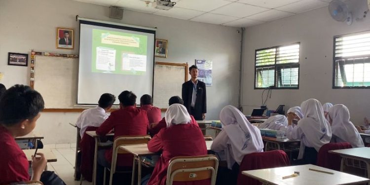 Mahasiswa PPG Prajabatan UAD Berikan Layanan Bimbingan Klasikal di SMP N 1 Bantul
