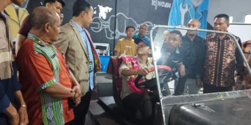 Wamendikdasmen Fajar Kunjungi SMA PGRI Plus Mnenalete , SMA Pembuat Mobil Listrik di Timor Tengah Selatan