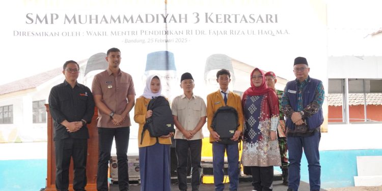 Lazismu Tuntaskan Save Our School Pascagempa Bandung, Wamen Dikdasmen Resmikan Kembali Ruang Kelas Baru SMP Muhammadiyah 3 Kertasari