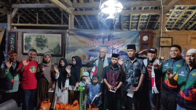 BikersMu Chapter Lumajang Korwil Jatim bersama Lazismu Kab. Lumajang Jatim Aksi Berbagi di Gucialit