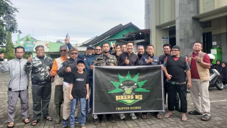 BikersMu Chapter Kendal Gelar Turing Perdana Bertajuk “Ngaji Sosial” ke Kalikesek Limbangan