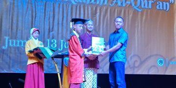 Aksi Prestasi Siswa SD Muhammadiyah Inovatif Mertoyudan Memukau Orang Tua dalam Wisuda Akbar 2025