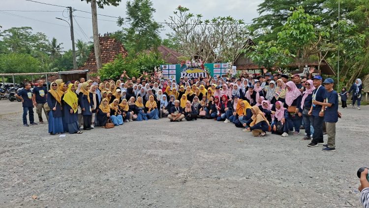Obati Rasa Rindu, Alumni Muhika Muntilan Gelar Reuni Ageng Lintas Angkatan