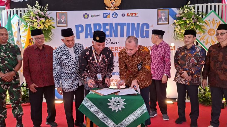 Tingkatkan layanan siswa, SMK Muhammadiyah 1 Muntilan kerjasama dengan Universitas Teknologi Yogyakarta